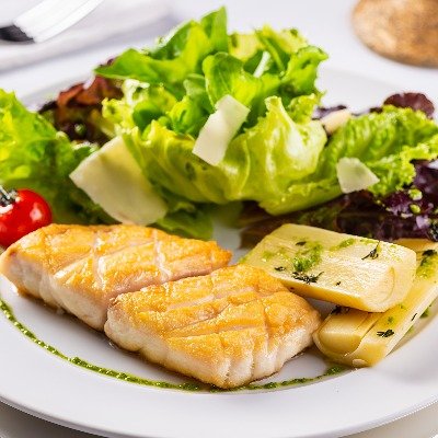Pesce con insalata
